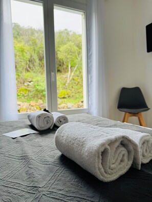 Interior - Villa Mare è Machja pool and sea view (Sari-Solenzara)