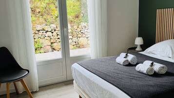 5 chambres, fer et planche à repasser, accès Internet, draps fournis