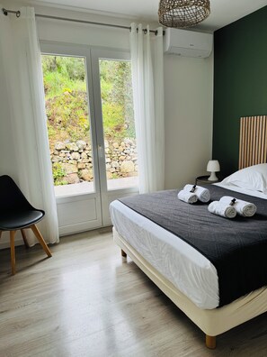 5 bedrooms, iron/ironing board, internet, bed sheets - Villa Mare è Machja pool and sea view (Sari-Solenzara)