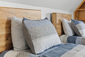 4 bedrooms, WiFi, bed sheets - Reid Homestead (Breadalbane)