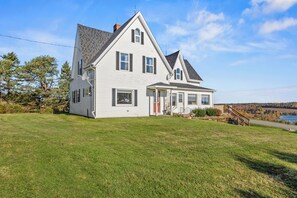 Exterior - Reid Homestead (Breadalbane)