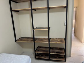 3 chambres, fer et planche à repasser, Wi-Fi, draps fournis