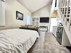 3 chambres, fer et planche à repasser, lit de bébé portatif