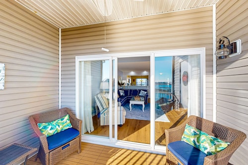 Bethany Bay water-view condo with pool, on-site golf & sports courts access