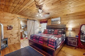 3 bedrooms, iron/ironing board, Internet, bed sheets