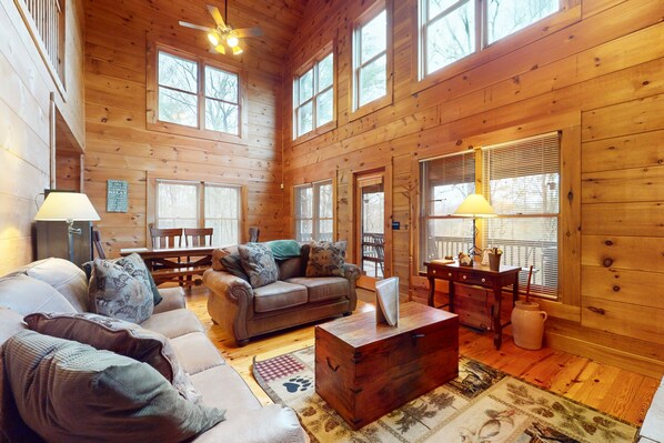 Fernseher, Kamin, DVD-Player, Tischfußball