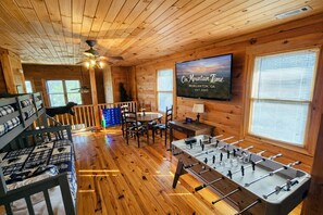 Game room - Charming cabin with hot tub, coffee bar, firepit, foosball & mountain views (Morganton)