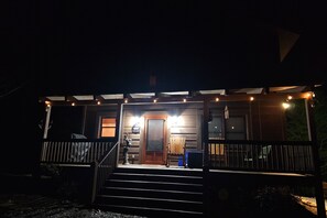 Exterior - Charming cabin with hot tub, coffee bar, firepit, foosball & mountain views (Morganton)