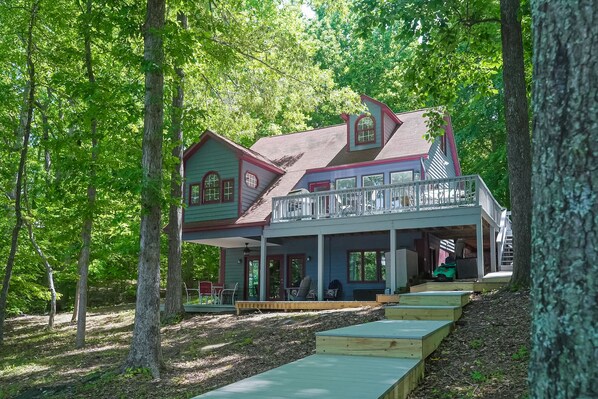 Exterior - Spacious pet friendly waterfront house with patio & grill (Bumpass)