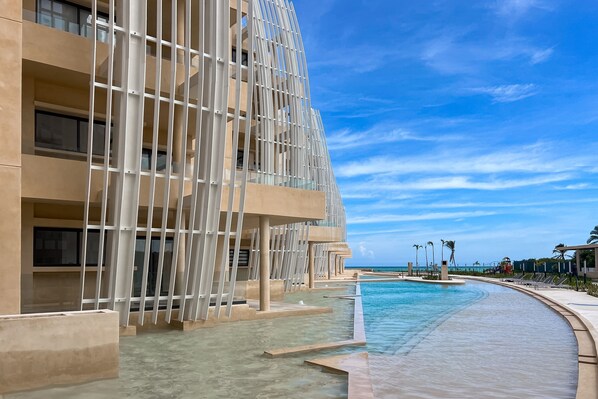 Pool - Stunning oceanfront retreat perfect for families (Telchac-Puerto)