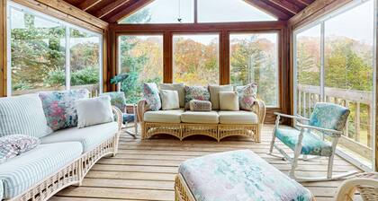 Cozy home close to the beach with deck, porch, W/D, & foosball table