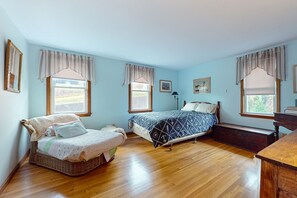 4 bedrooms, internet, bed sheets