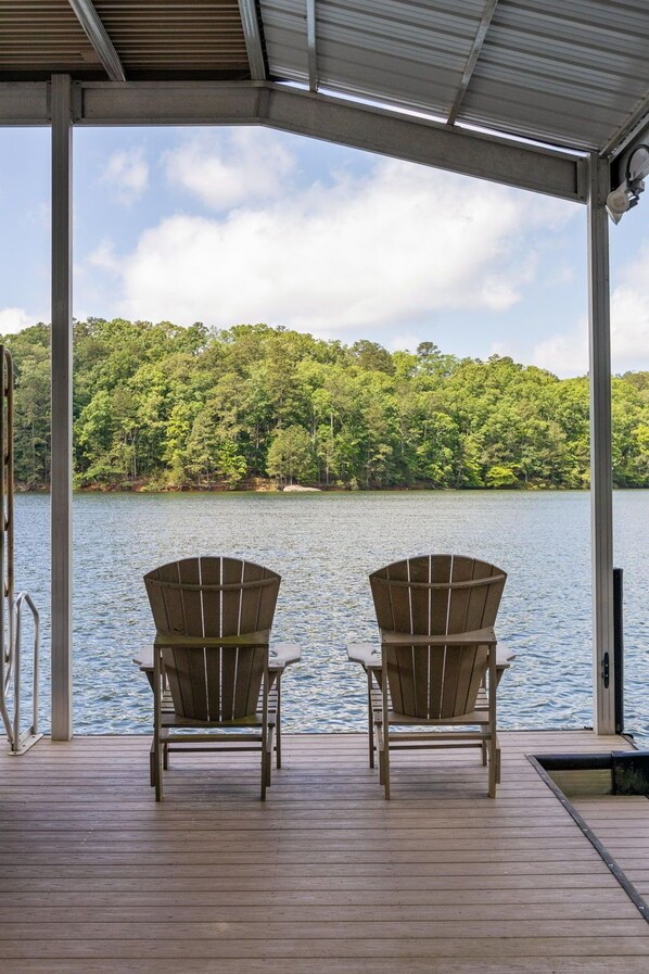 Property grounds - Lake Allatoona house with private dock, hot tub & fire pit. Family and groups! (White)