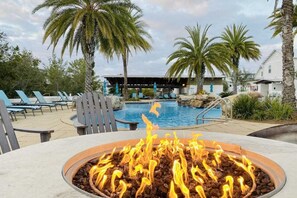 Interior - Somewhere on the Beach by Avantstay Golf Cart + Bikes, Pool Access, Beach (Santa Rosa Beach)