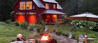 Peaceful house w/ mountain views, land, trails, fireplace, a/c, w/d, wifi, lawn