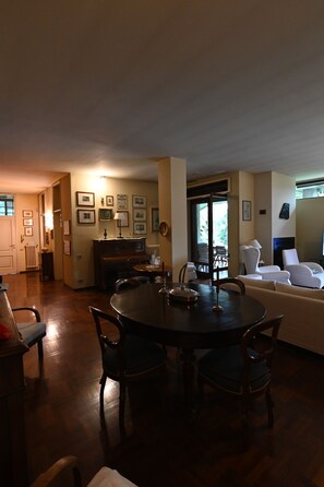 Dining - Villa Francesca B&B in Grumello del Monte (BG) (Grumello del Monte)