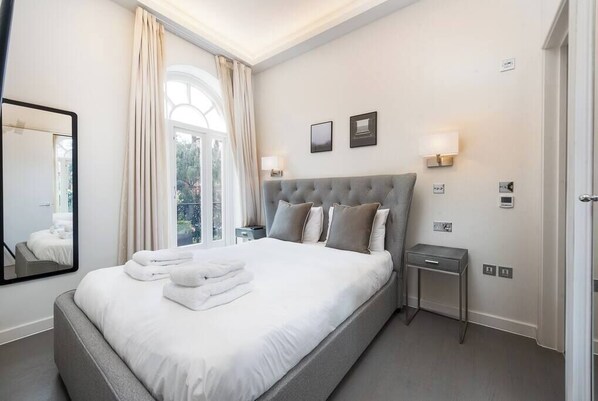 1 bedroom - PBC | Two Bedroom Apartment in Kensington - KC:6 (London)