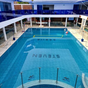 حمّام سباحة خارجي