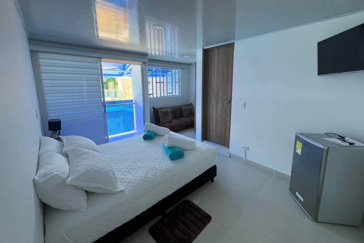 Classic Room, Pool View | Peti besi dalam bilik, seterika/papan seterika, Wi-fi percuma