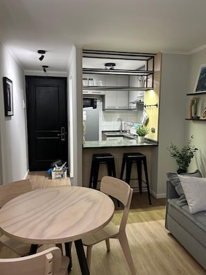 Basic Apartment | Interior