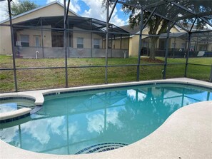 Beheizter Pool