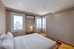 2 室のベッドルーム、アイロン / アイロン台、WiFi (無料)、ベッドシーツ