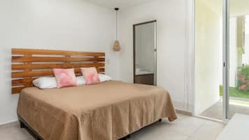 2 bedrooms, desk, free WiFi, bed sheets