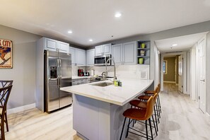 Fridge, microwave, oven, stovetop - Old Town renovated first-floor condo w/shared all-season pool, walk to slopes (Park City)