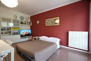 1 bedroom, desk, iron/ironing board, free WiFi - Alby's apartment, in the Motor Valley with private parking (Formigine)