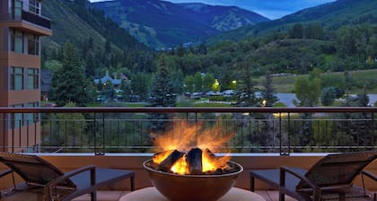 Beaver Creek Solace by Avantstay Studio w/ Resort Pool + Hot Tub Premier Avon Location
