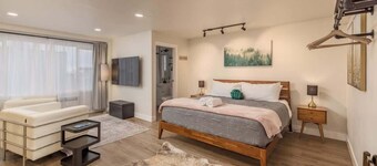 Modern Studio Downtown Anchorage