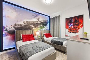 6 室のベッドルーム、旅行用ベビーベッド、WiFi、ベッドシーツ