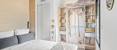 1 slaapkamer, een strijkplank/strijkijzer, reisbedje, wifi