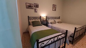 2 Schlafzimmer, Bügeleisen/Bügelbrett, Reisekinderbett, WLAN