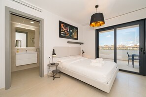 3 室のベッドルーム、アイロン / アイロン台、WiFi (無料)、ベッドシーツ