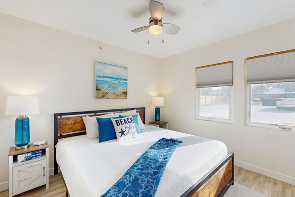 3 bedrooms, iron/ironing board, Internet, bed sheets - Renovated apartment with full kitchen, WIFI and close to beach (Corpus Christi)