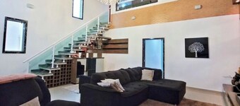 Detached cinema house, excellent location in the Guilhermina neighborhood  