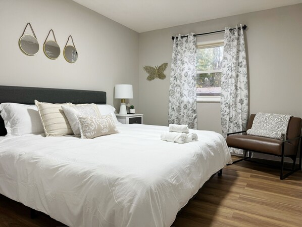 2 bedrooms, iron/ironing board, free WiFi, bed sheets - Cozy Corner / 2BR/1BA EVV Apartment (Evansville)
