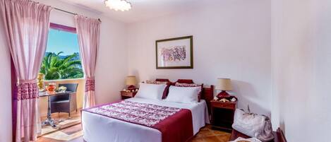 1 bedroom, bed sheets