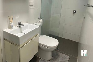Asciugamani, sapone, carta igienica
