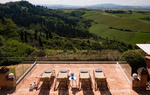 Terrace/patio - 5 bedroom cozy home in Fabbrica (Fabbrica)