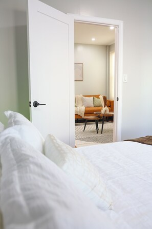 2 dormitorios, tabla de planchar con plancha, wifi gratis y ropa de cama