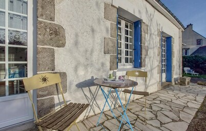 3 bedroom awesome home in Saint-Tugdual
