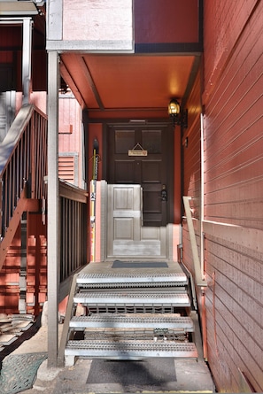 Apartment | 2 bedrooms - Hot Tub Walk 2 Summit Massage Chair BBQ (Big Bear Lake)