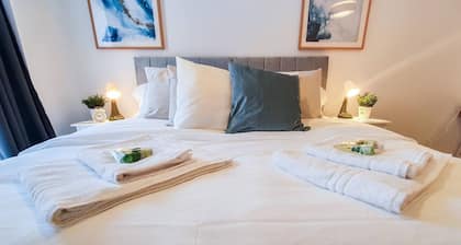 Lovely Flat in Kiln Close With Free Parking