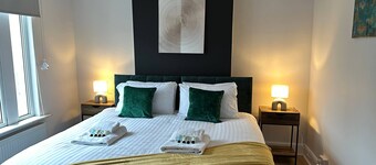 3 bed Chill Glouc With 3 Bedrooms and 1 Bathrooms