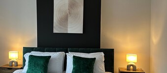 3 bed Chill Glouc With 3 Bedrooms and 1 Bathrooms