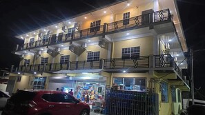 Exterior - Brand New Charming 2-bedroom retreat with full amenities (East Coast)