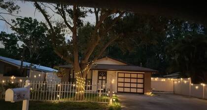 Home Close to Saint Pete Pier Quiet Spacious
