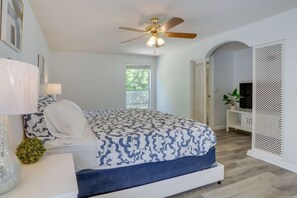 House | 5 bedrooms, desk - Pool Spacious Central Home 7mile to Beach (Tampa)